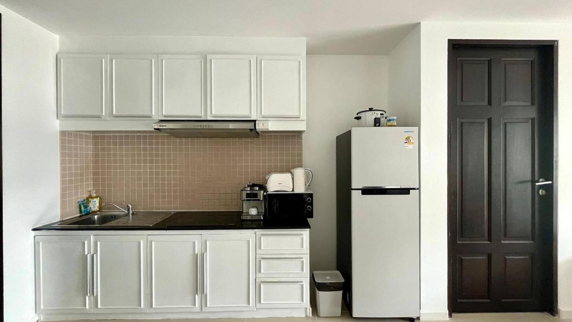 Nhà nghỉ 6-17 2bedrooms 2baths 1 Km Walking To