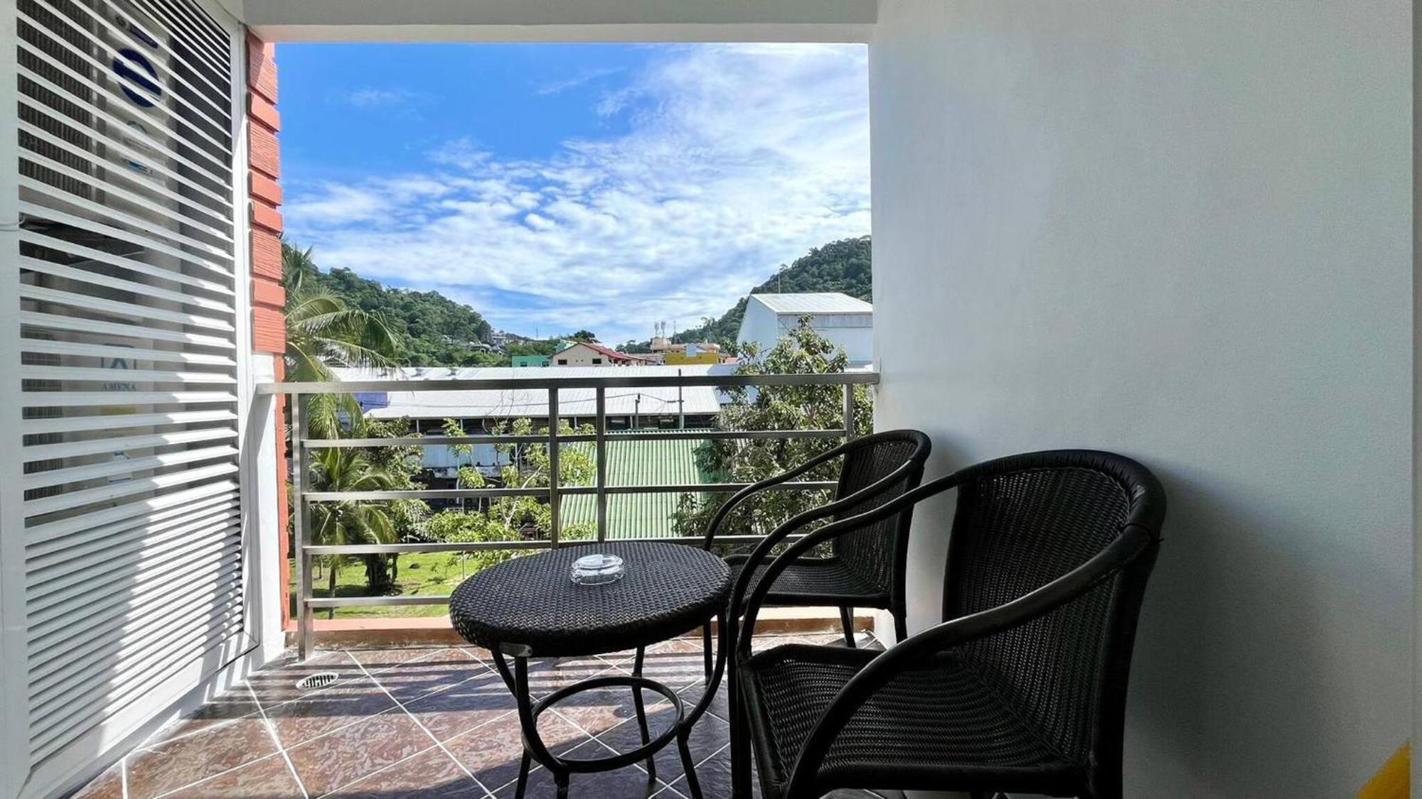 Nhà nghỉ 6-17 2bedrooms 2baths 1 Km Walking To *